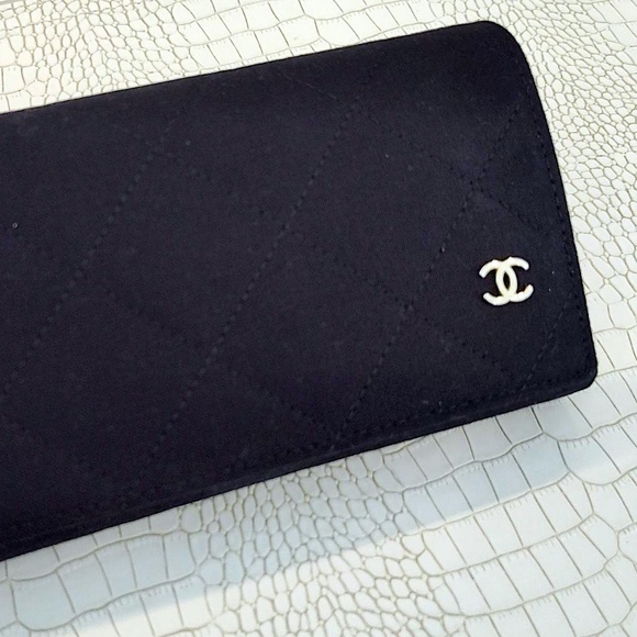 Brand New CHANEL Quilted Eyeglasses Sunglasses Case with Gold CC/CC Cloth/CC Box - Picture 3 of 12